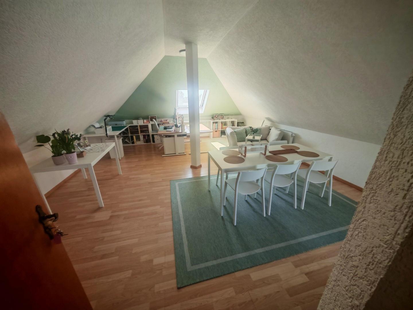 Büro mit Küchenzeile OG