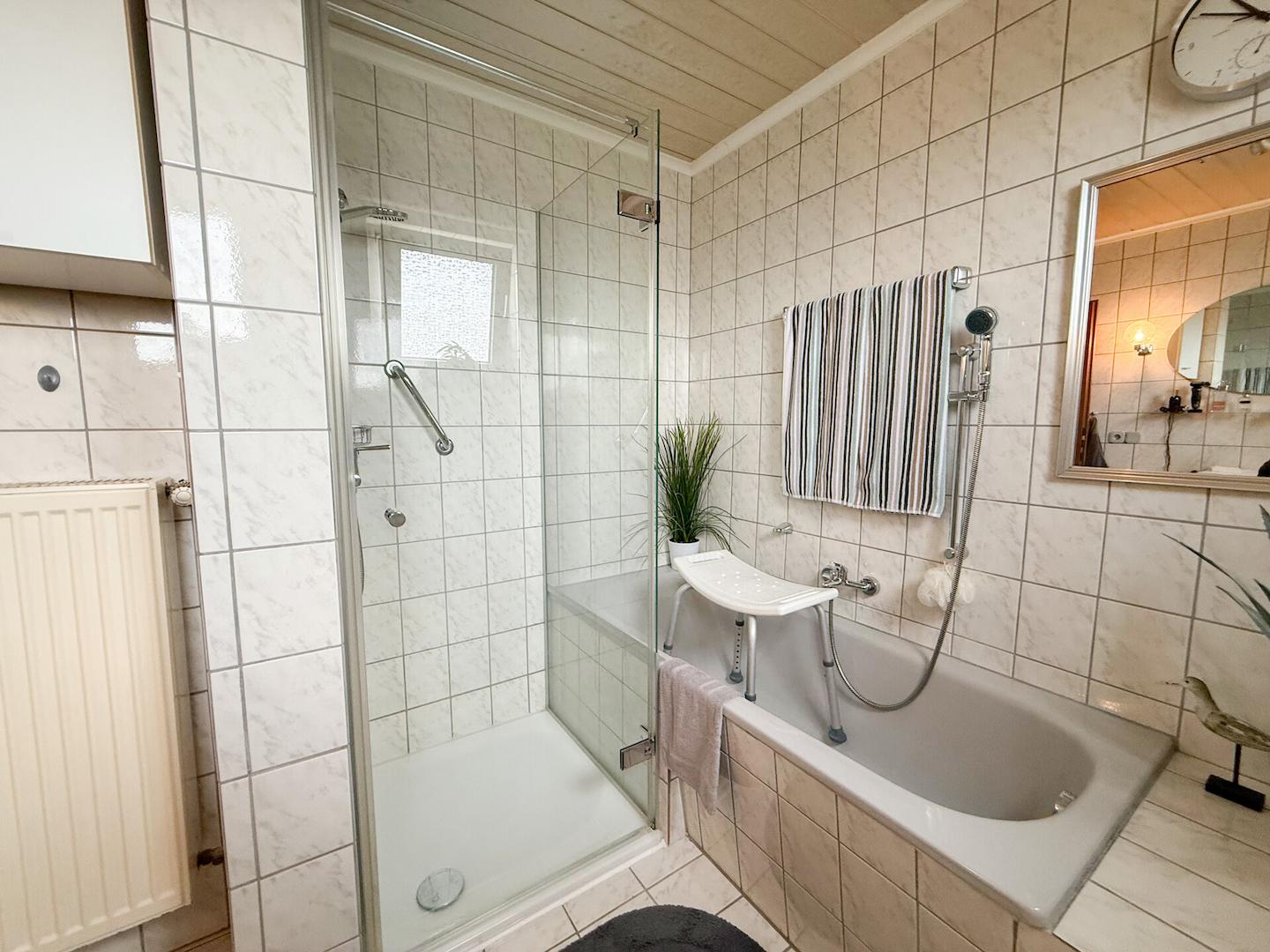 Badezimmer EG