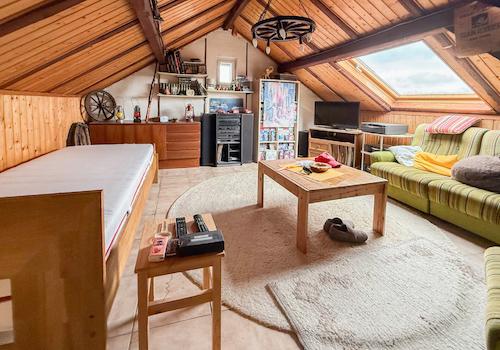 Wohn-Schlafzimmer DG