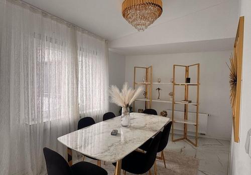 Helles Speisezimmer
