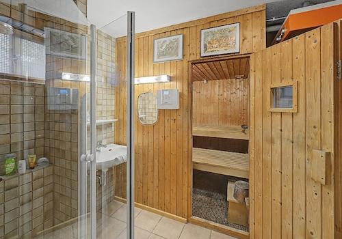 Sauna mit Dusche