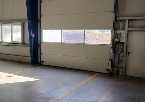 Tor elektrisch vorne 