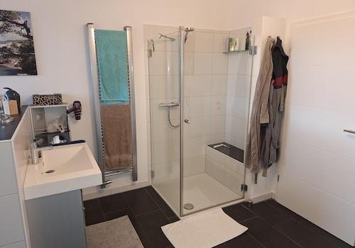 Bad Obergeschoss Dusche