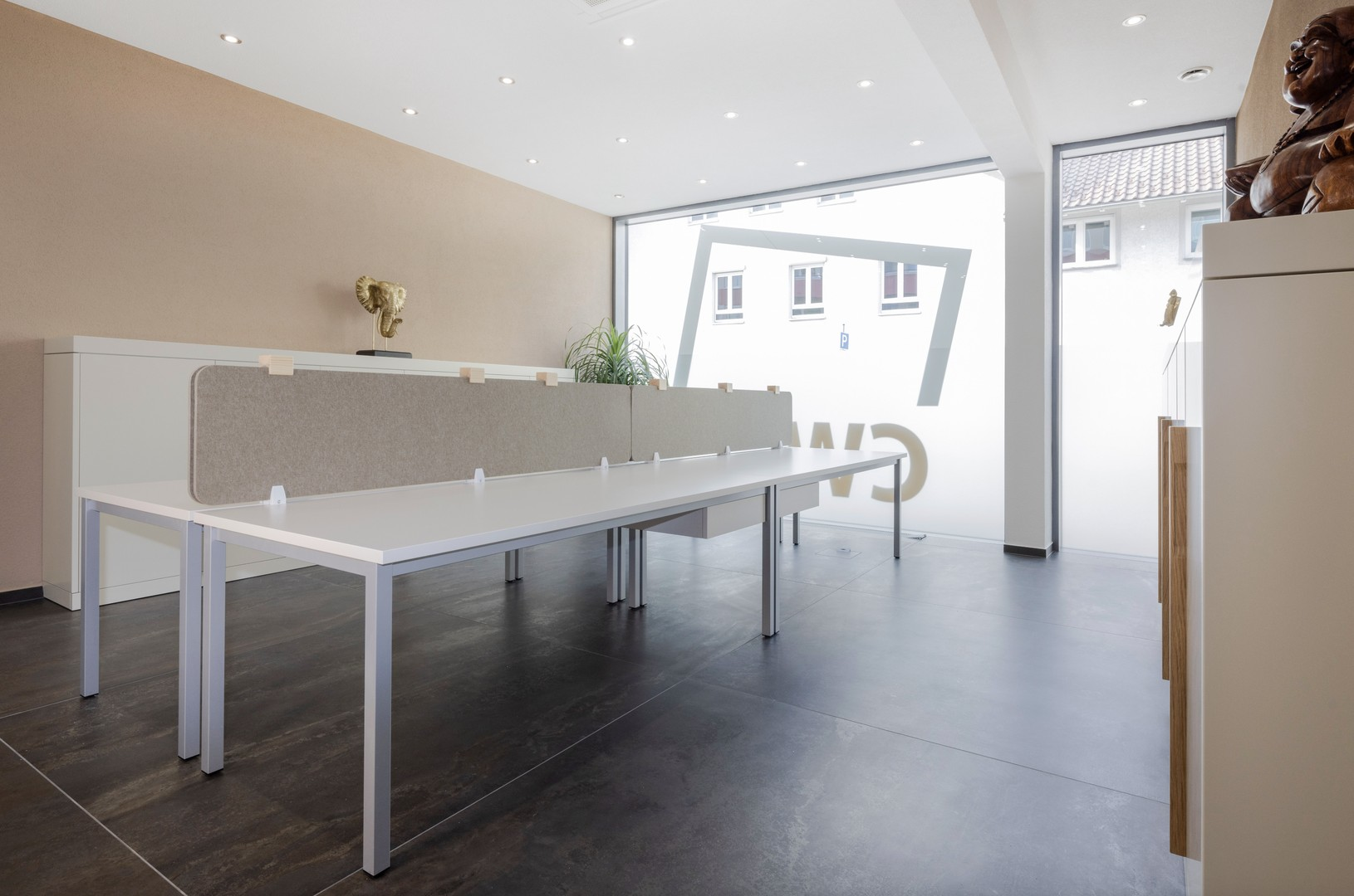 4-Desk