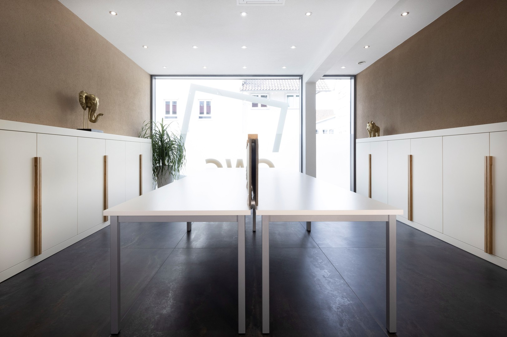 4-Desk