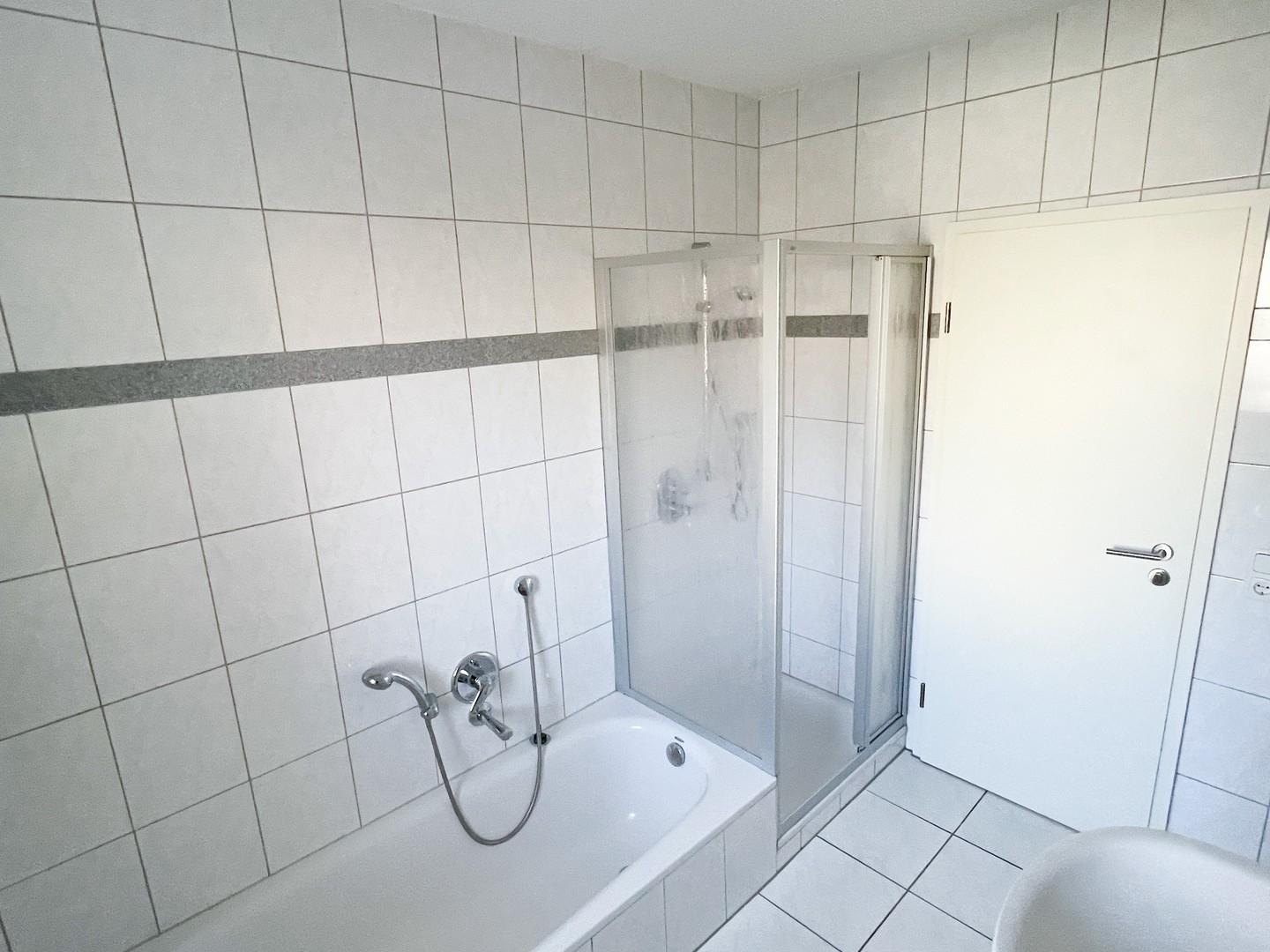 Dusche & Badewanne