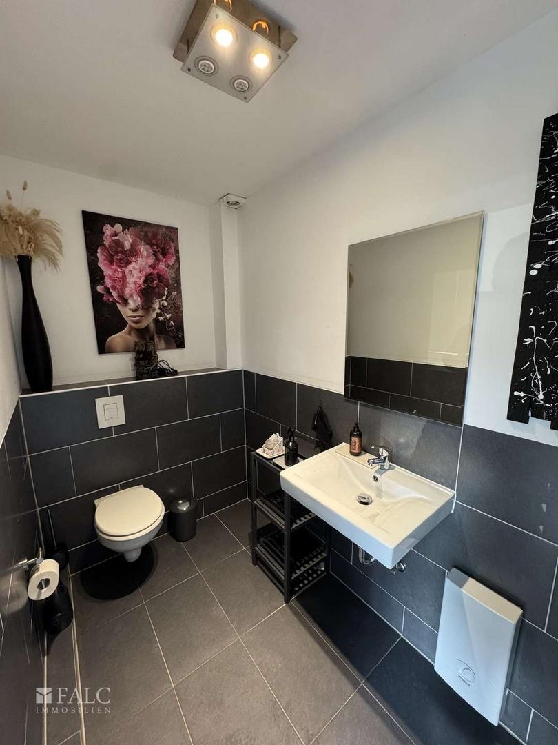 EG Gewerbe Badezimmer