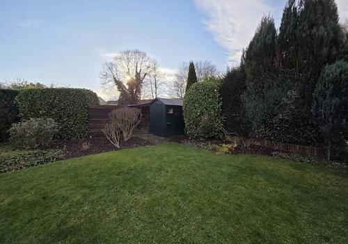 Garten mit Schuppen