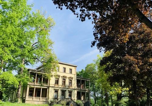 Park um Villa Louis Laiblin