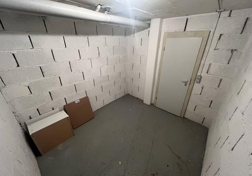 Abschließbare Keller mir Strom