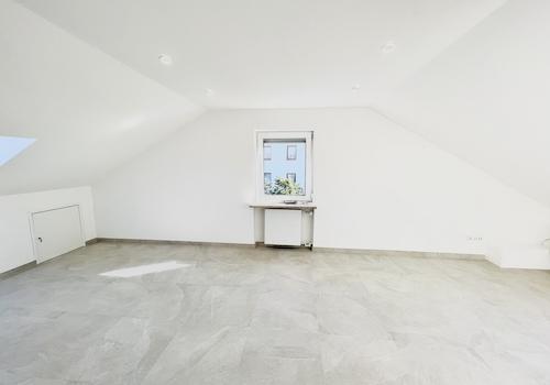 Großes Zimmer Dachgeschoss
