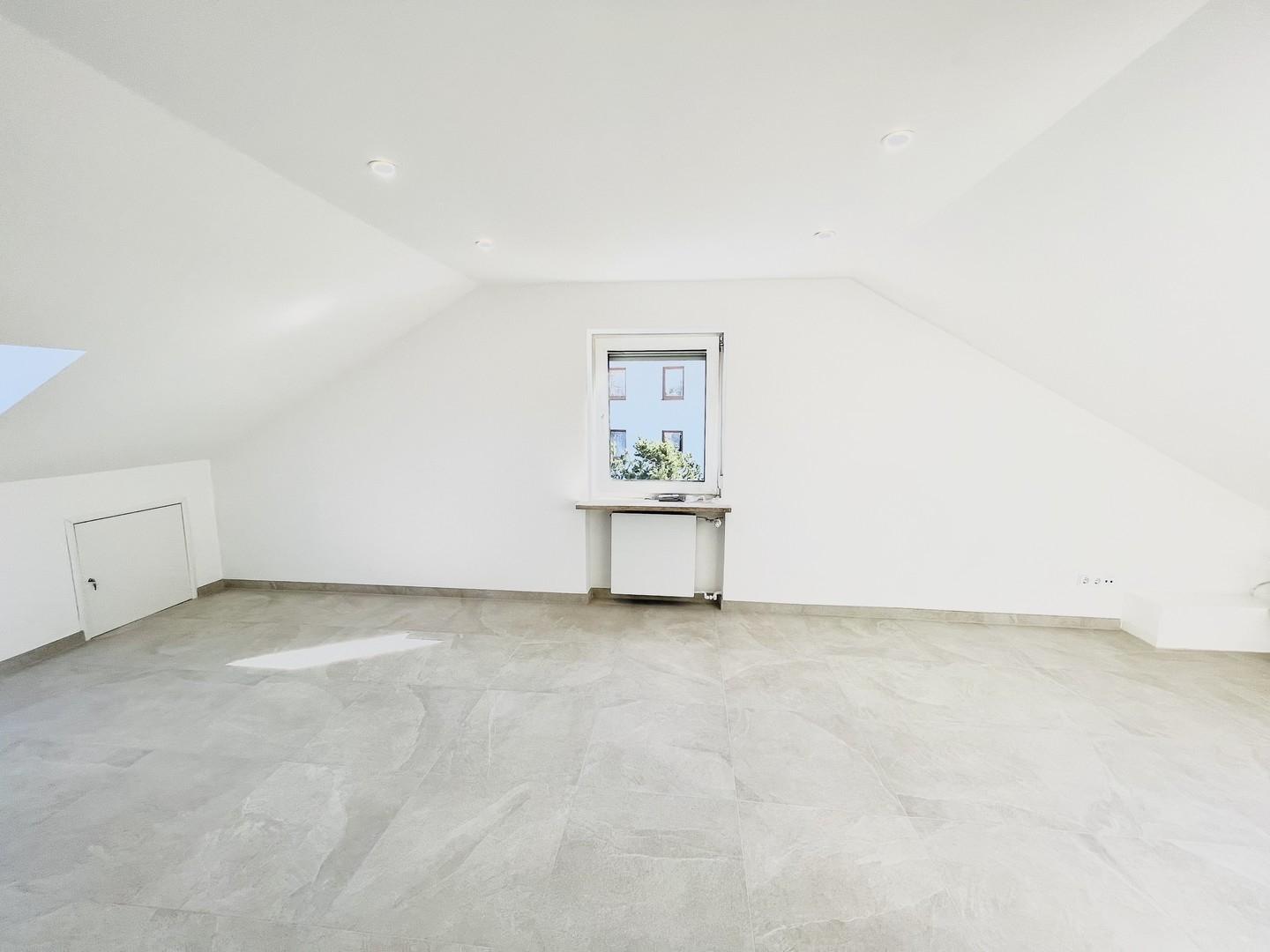 Großes Zimmer Dachgeschoss