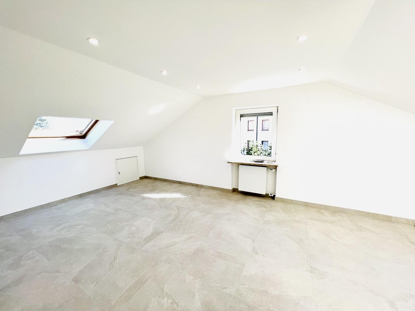 Großes Zimmer Dachgeschoss