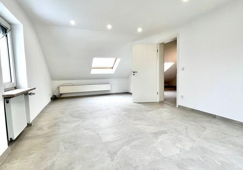 Großes Zimmer Dachgeschoss