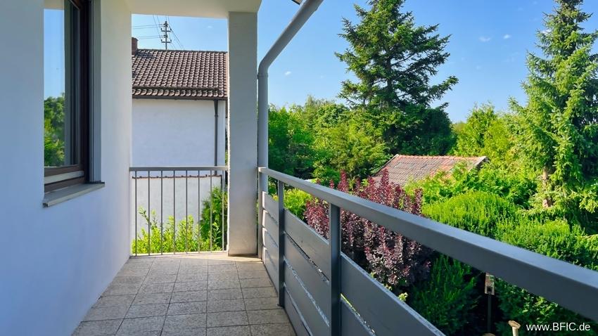 OG, Balkon