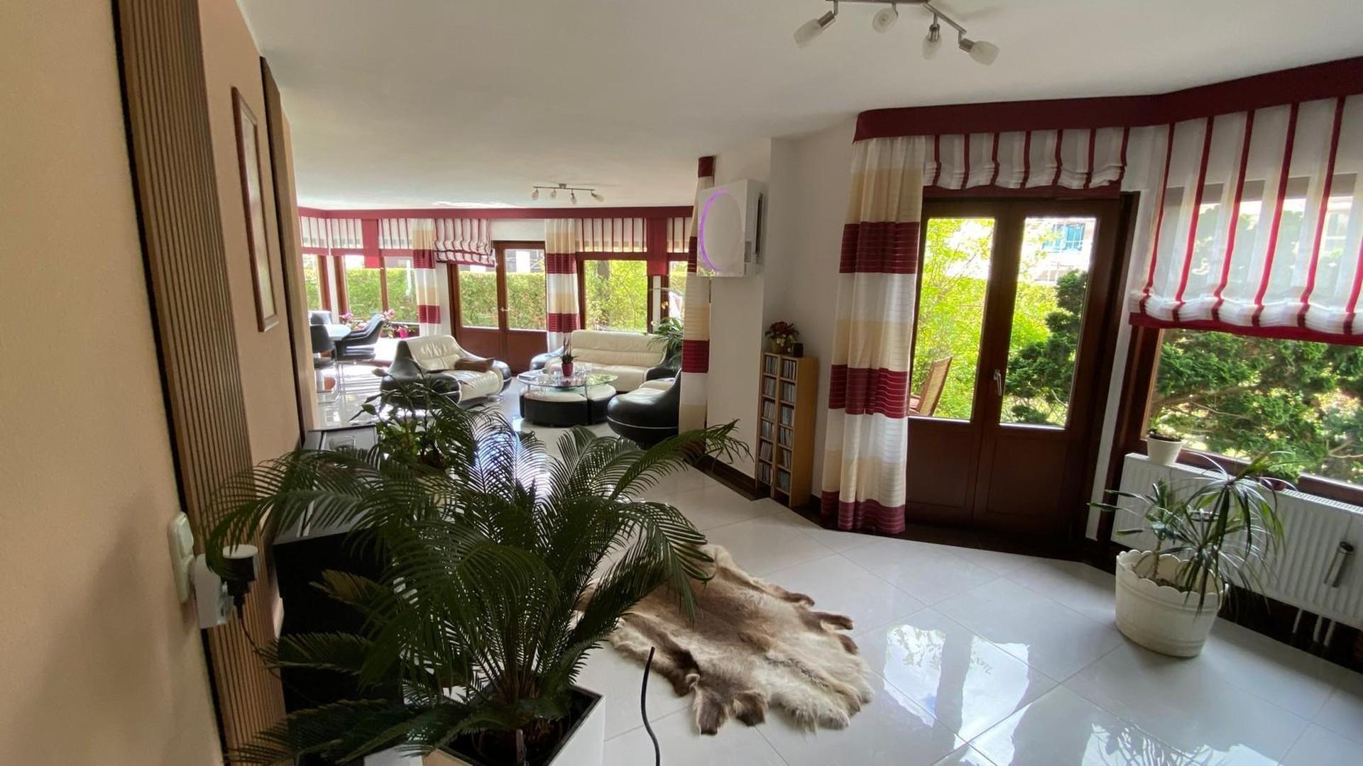 Blick ins Wohnzimmer