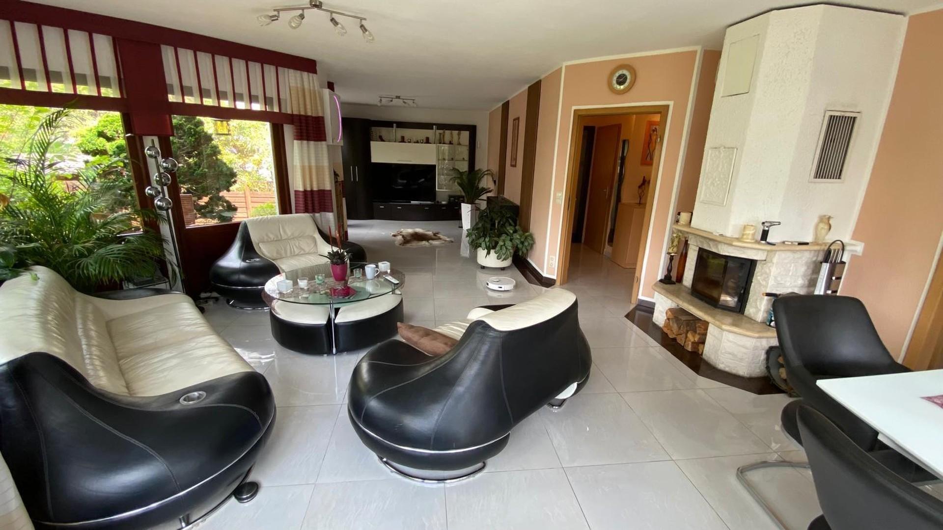 Blick ins Wohnzimmer