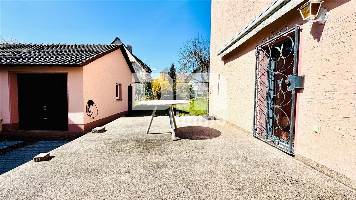 Terrasse mit elektr. Markise