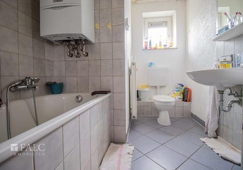 Badezimmer (3. OG) 