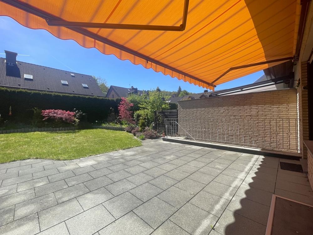 Große Sonnen-Terrasse ...