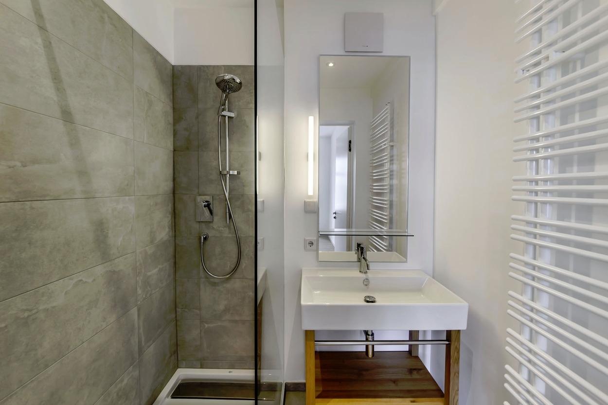 Moderne Duschbad