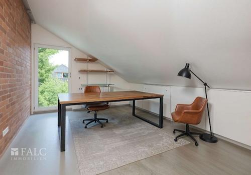 DG - Zimmer 2 - Arbeitszimmer, Industriell - (KI generiert)