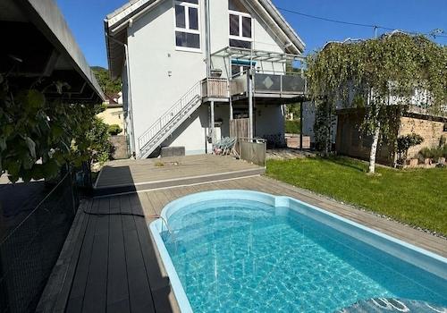 Hausansicht,Pool,Garten