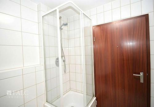 Badezimmer - (KI generiert)