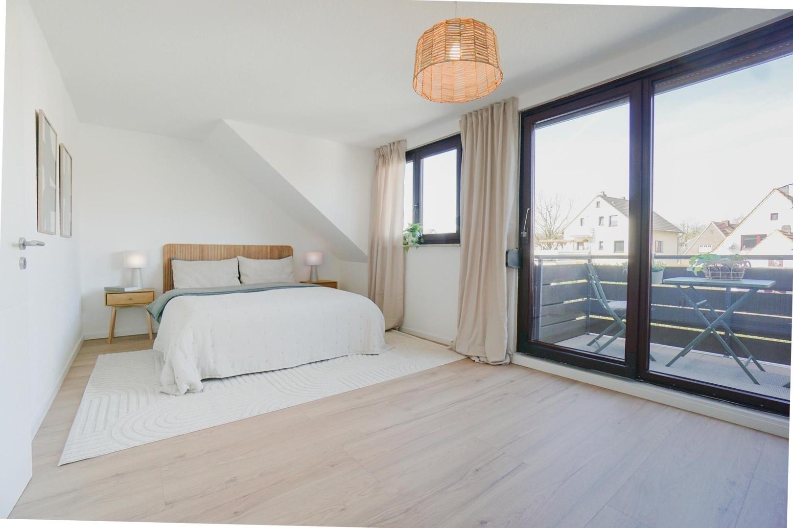 Elternschlafzimmer mit Balkon