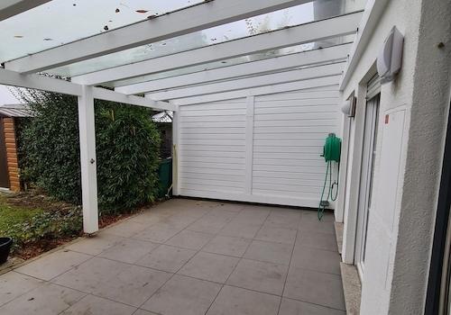 Überdachte Terrasse Eingang