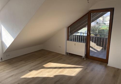 Wohnzimmer/Zugang Balkon