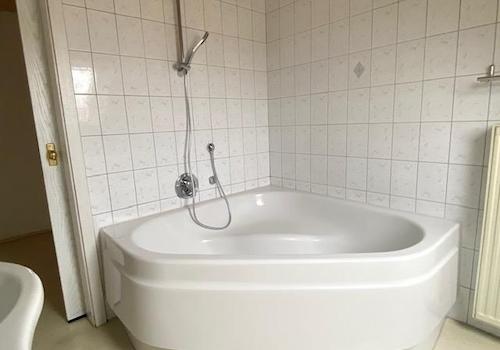Eckbadewanne 