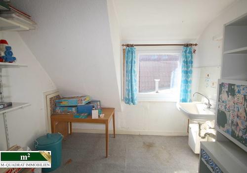 2. Ki.zimmer mit Waschbecken DG