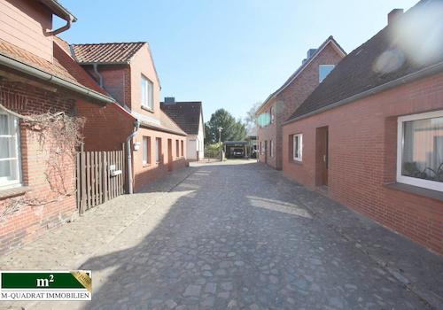 Frisch renovierte u. historische Anliegerstraße