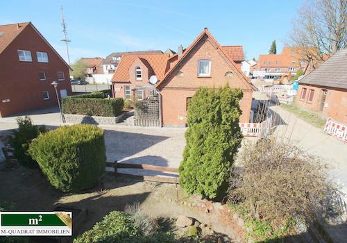 Blick auf Garten u. Nachbarschaft