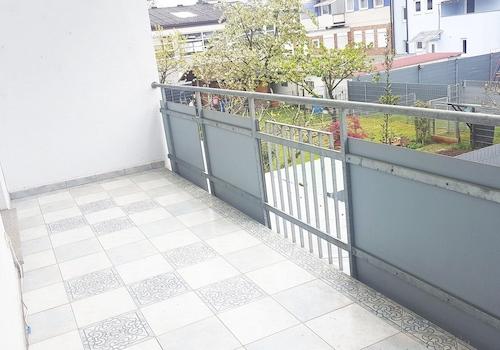 1. OG Balkon