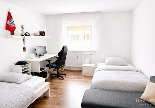 Zimmer 2 WE OG