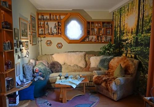 Wohnzimmer (jetzt beräumt)