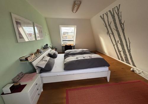 Schlafzimmer 1