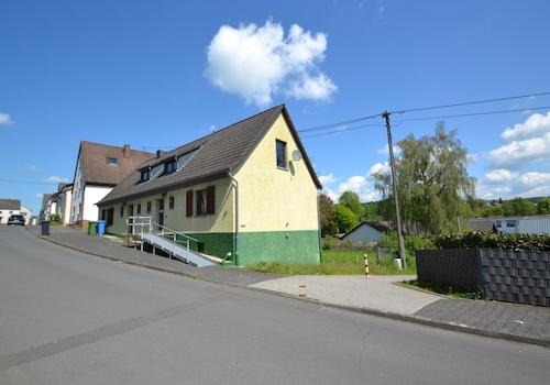 Ansicht straßenseitig, Umgebung