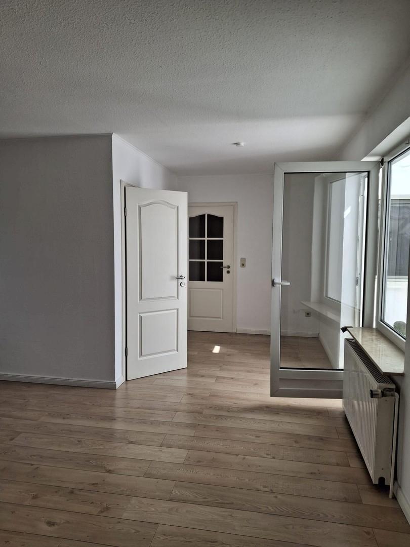 Wohnzimmer + Wintergarten (re)