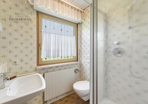 EG: Gäste-WC/Bad