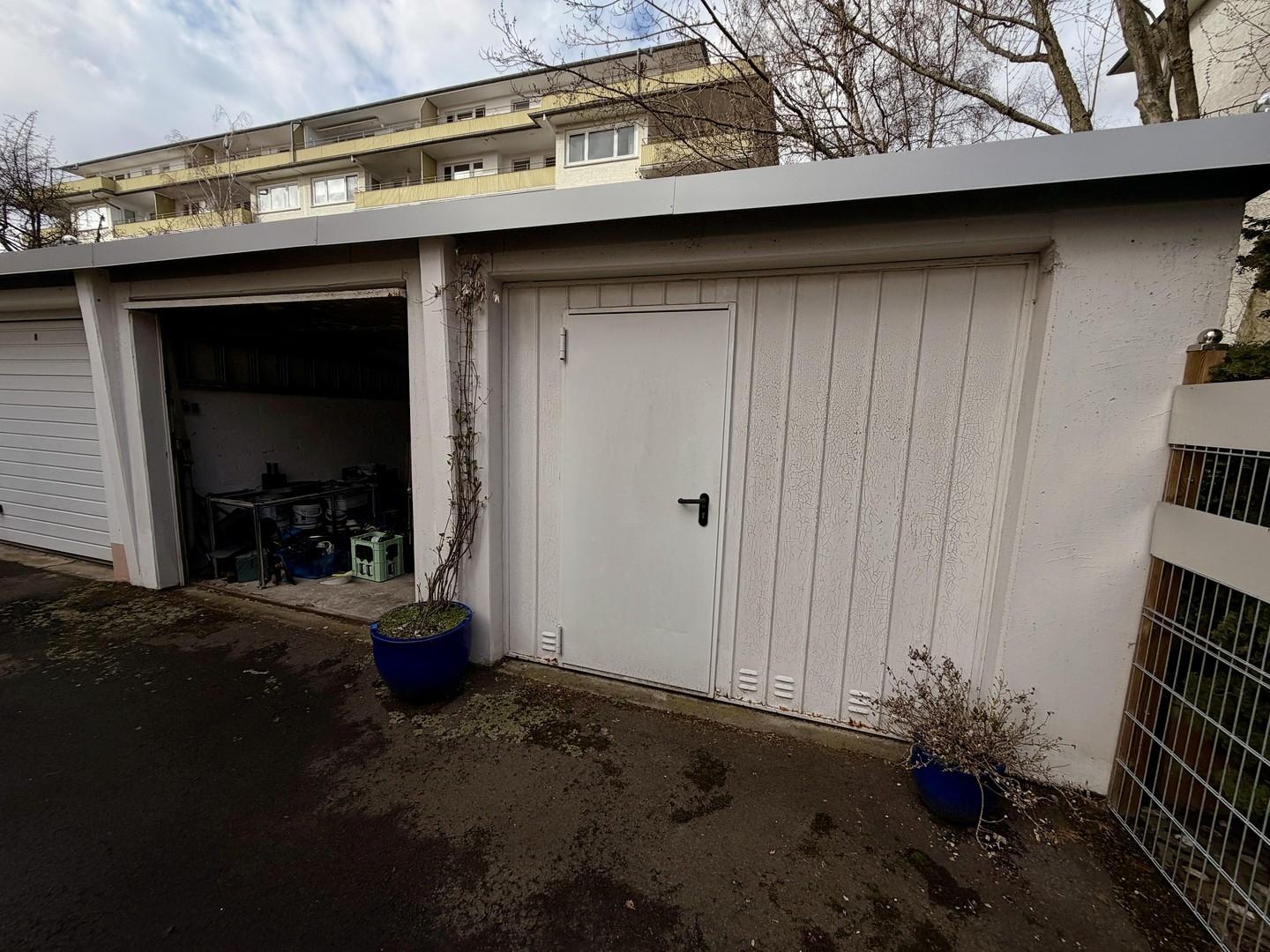 Garage und Garage/Hobbyraum