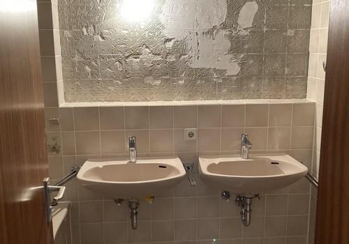 Bad, Wand wird noch renoviert