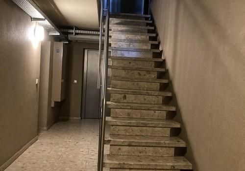 Treppenhaus von der Garage
