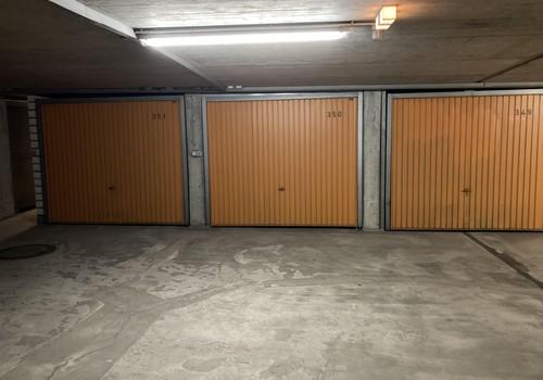Abschließbare Garagenbox