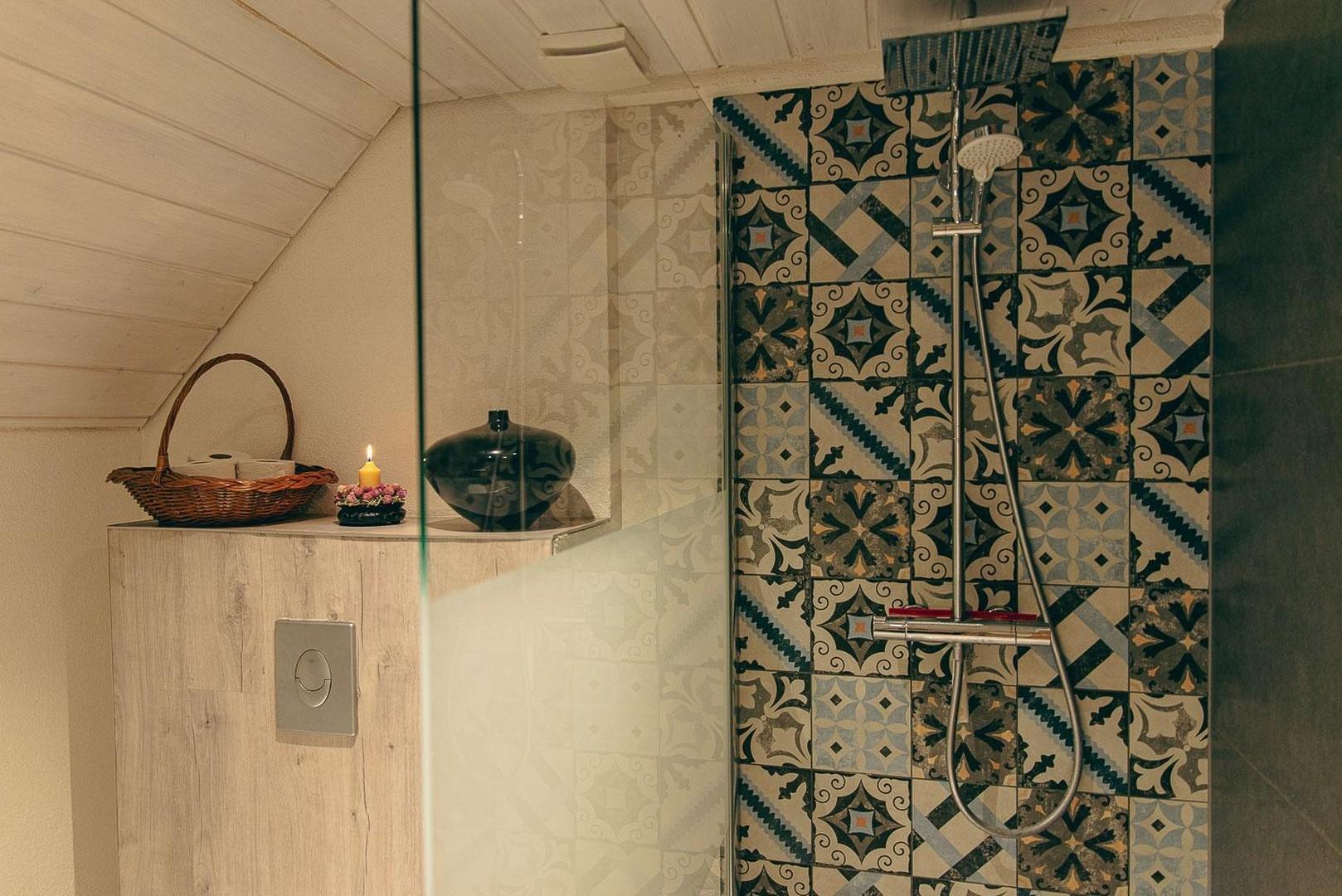 Modernes Badezimmer