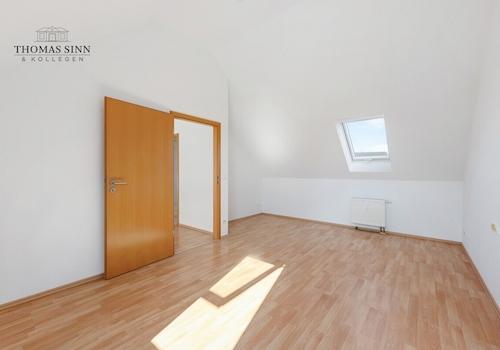 DG2: Schlafzimmer 1