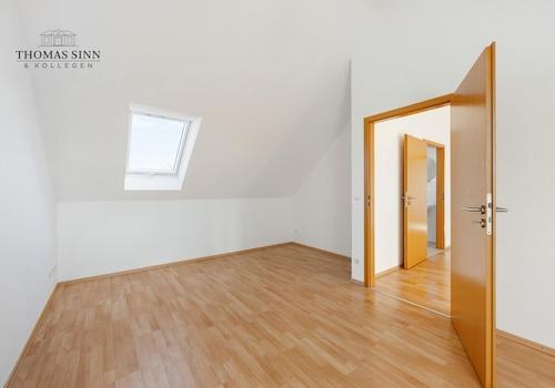 DG2: Schlafzimmer 1
