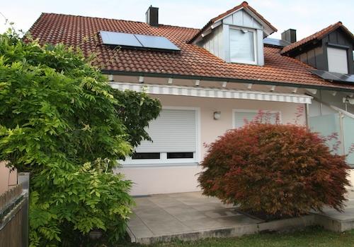 Haus Südseite mit Terrasse